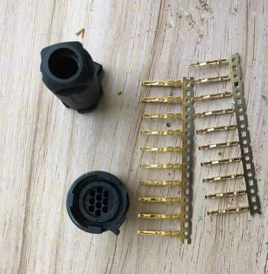 Omron G5 Servo Motor Connector with 1000V Voltage Rating and Silver Gold Plated Pins for Panel or Cable Mount